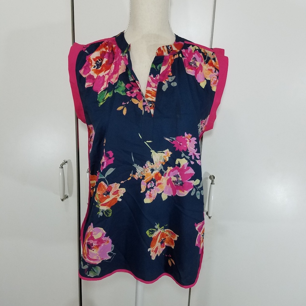 Collective Concepts size S floral blouse